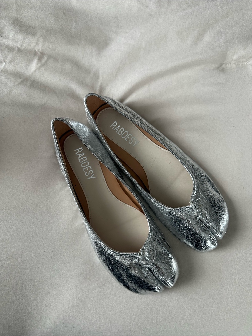 RABOESY Silver Split-Toe Ballet Flats
